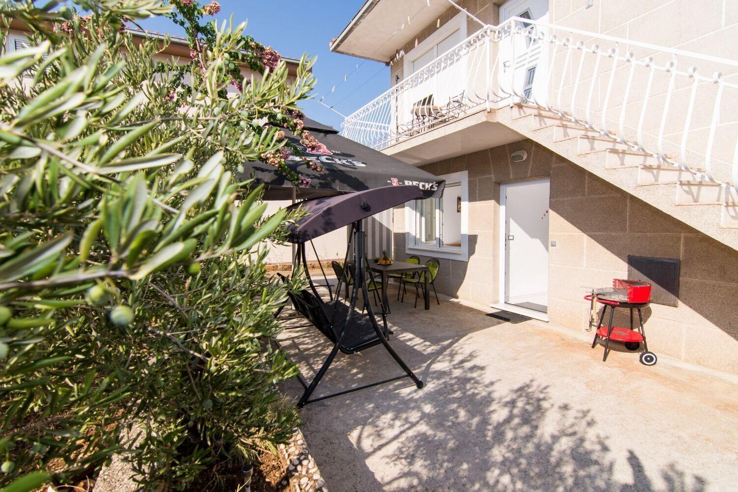 Apartments Ivica - Garden Terrace Slatine Exteriör bild