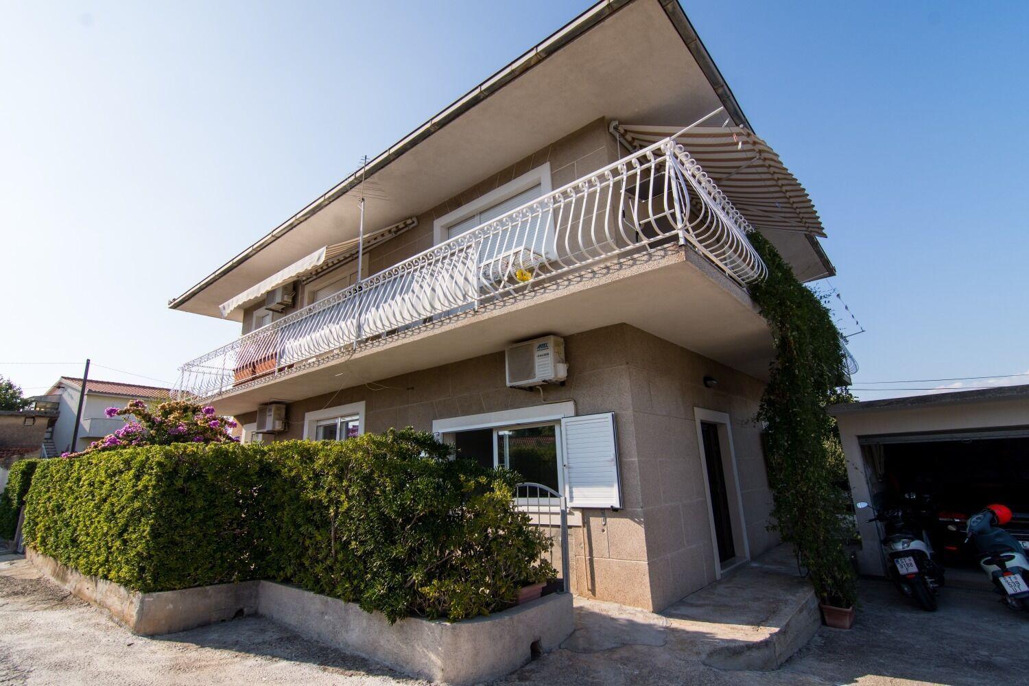 Apartments Ivica - Garden Terrace Slatine Exteriör bild